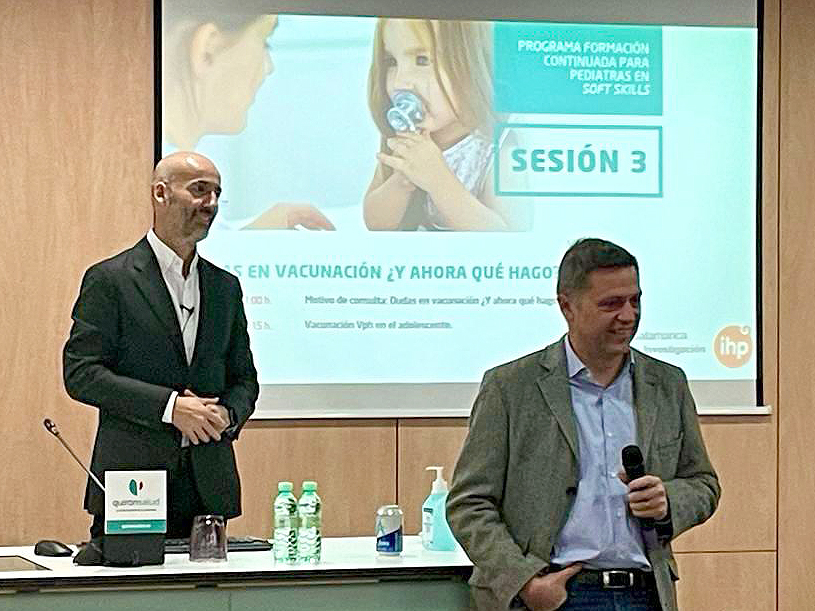 grupo_ihp's tweet photo. 🧡Participamos en el programa de #formación sobre cómo mejorar la relación con el paciente, ofrecido por @quironsalud a sus #pediatras.

El Dr. @IgnSalamanca impartió este martes en @QS_Barcelona una sesión sobre cómo actuar ante las dudas sobre #vacunación en consulta. https://t.co/8S7gFX3J3K