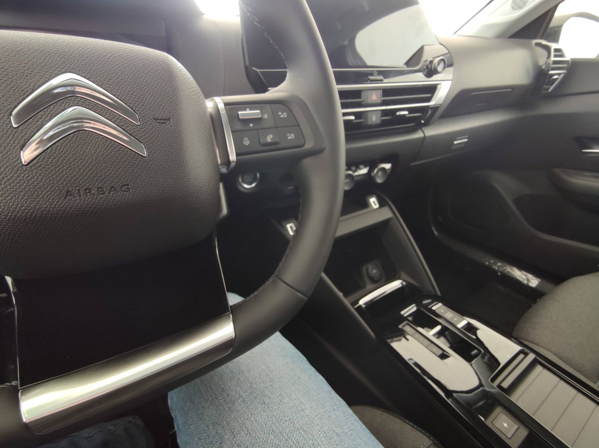 AutomotorSL's tweet photo. 3 MODOS DE CONDUCCIÓN #nuevoC4
- Normal: mejor relación entre autonomía y rendimiento dinámico. 
- Eco: optimizar el consumo de energía.
- Para una experiencia de conducción más deportiva que enfatice las prestaciones de la berlina, el modo Deportivo te resultará atractivo. https://t.co/REg7sxI7Fh