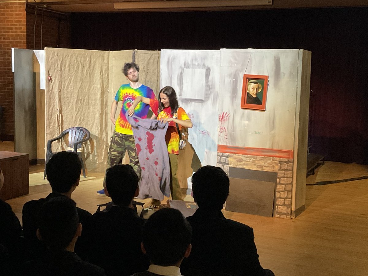 saintolaves's tweet photo. Students in Year 8, 9 &amp; 10 had the most wonderful opportunity to watch a French play, “La Maison Hantée” bought to us by Onatti productions on Monday. 🎉
#french #frenchplay #showtime #welovelanguages #culture #frenchproduction #stolavesgrammar
@OnattiProdsLtd https://t.co/YLa2y3HfqN