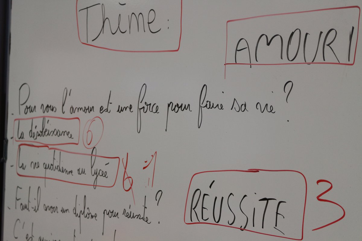 Graines2philo67's tweet photo. Micro-trottoir philo au lycée Gutemberg !🌱Nous avons décider de tester avec elleux, l'outils radio. Mission de la première séance: définir les questions grâce à notre pratique habituelle de la DVP ! Nous ne vous spoilons pas la suite, même si vous avez des indices ...#radiophilo https://t.co/8Ch2kudcl1