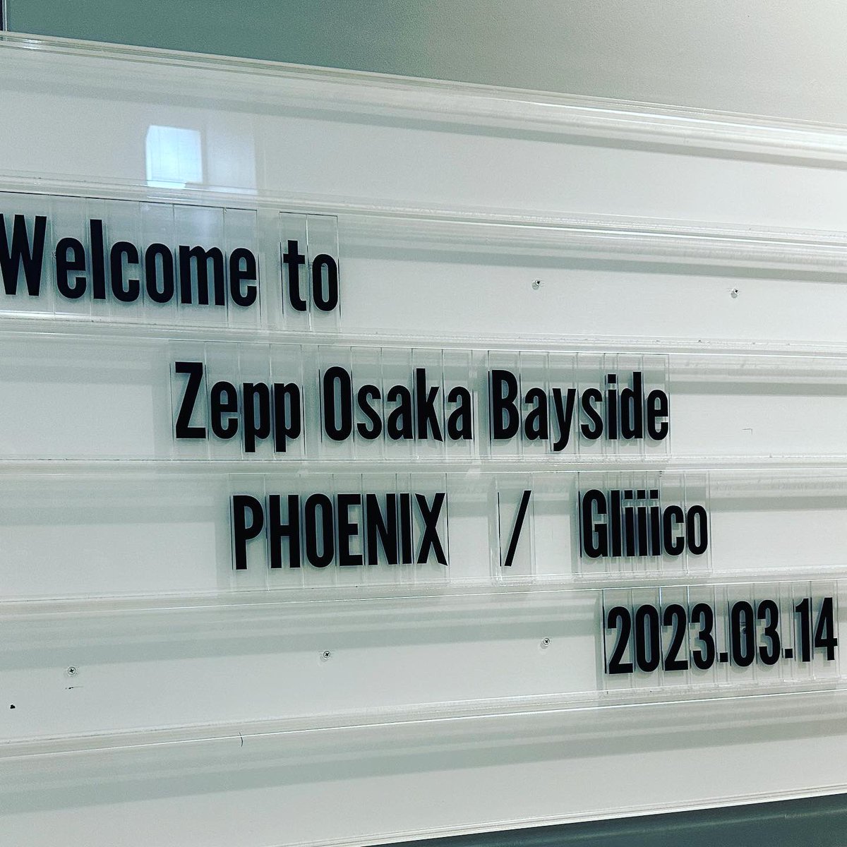 Louis_Sesto's tweet photo. 色々ありましたが無事に初日終了!助けてくれたチームに感謝!
#舞台制作 #舞台監督
#phoenixband #gliiico
#tourlife
#productionmanager
#stagemanager https://t.co/tDPntyfnxU