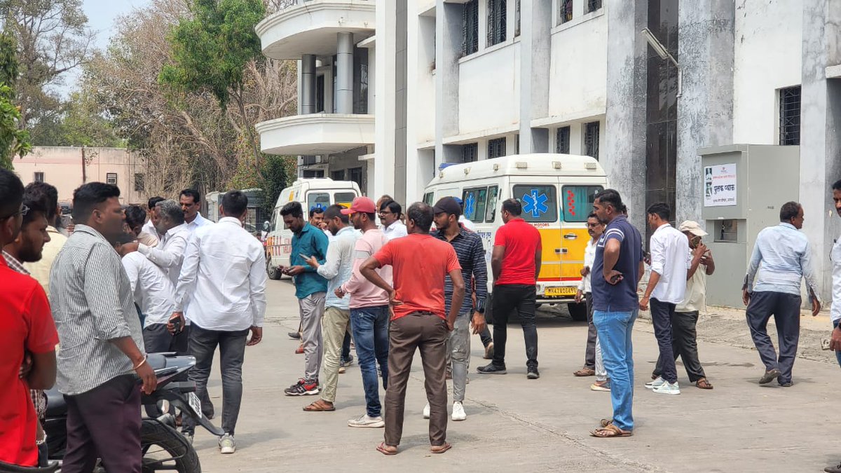 Four people died due to suffocation inside a drain in Baramati, Pune

A man namely Praveen Atole went inside to clean a motor pipe but he fell unconscious &amp; to save him his father also went inside but he also fell unconscious. Following him 2 persons also went inside &amp; died, say