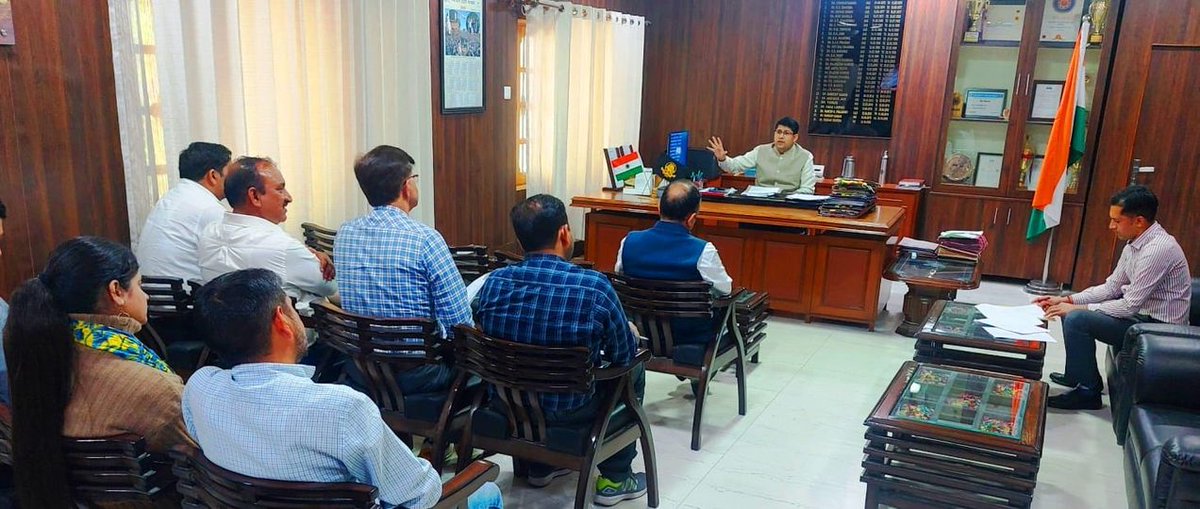 ZeetSamachar's tweet photo. वन मंजूरी से संबंधित विकास कार्यों के लिए आवश्यक कदम उठाएं अधिकारी - उपायुक्त - https://t.co/Wr7EDdXGO0 https://t.co/vQTgVv4byA