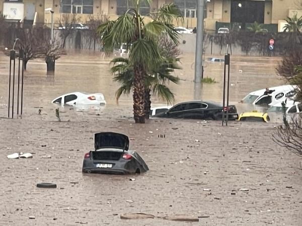 LaboransS's tweet photo. Buna da "asrın seli" mi diyeceksiniz? Siz neye hazırlıklısınız? #sanliurfa https://t.co/TLkCoR7WyX