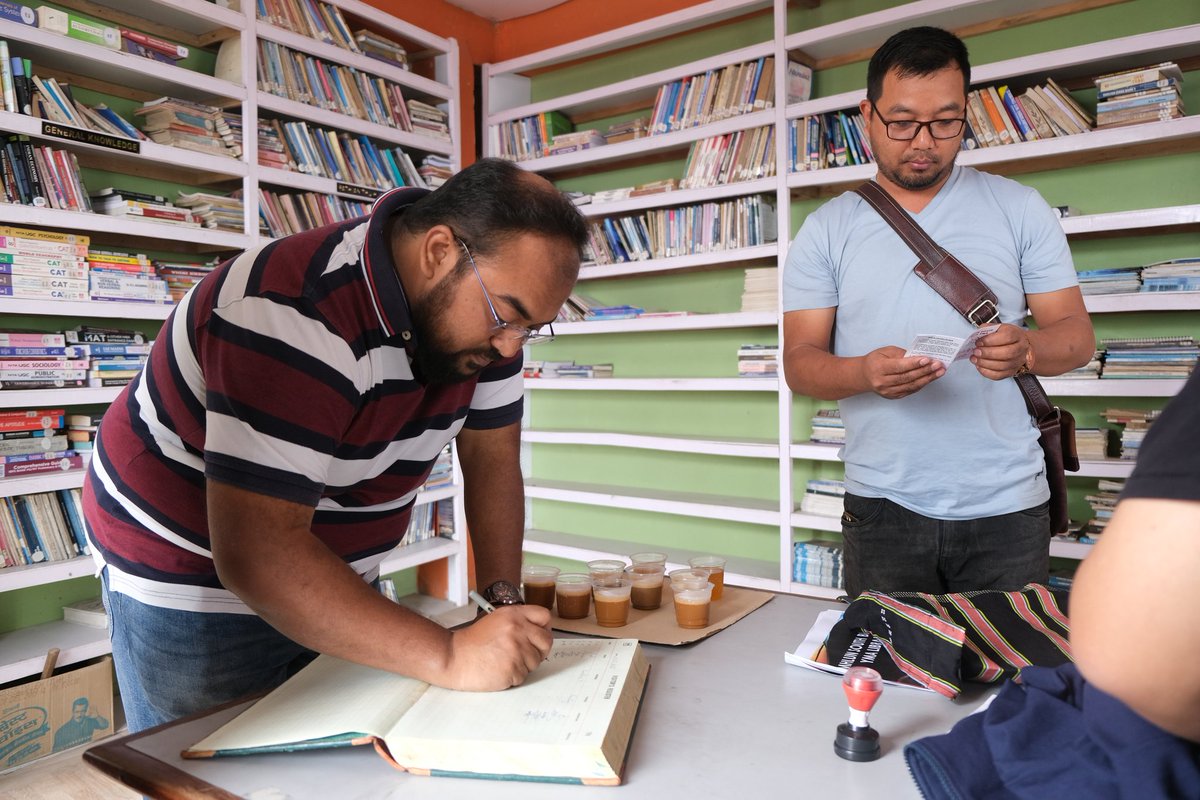 RamhlunYma's tweet photo. Library kalpui tha thlanchhuah zingah kan tel ve angin vawiin ni 15.3.2023, Nilani zing dar 9:30 khan Kolkatta atangin Pu Diptendu Das, Field Officer, North East Zone, (RRRLF) leh State Library Official te chuan RSYMA library min rawn tlawh.
@MrDiptendu 
#rrrlf

🐦 https://t.co/E0IGzaRayD