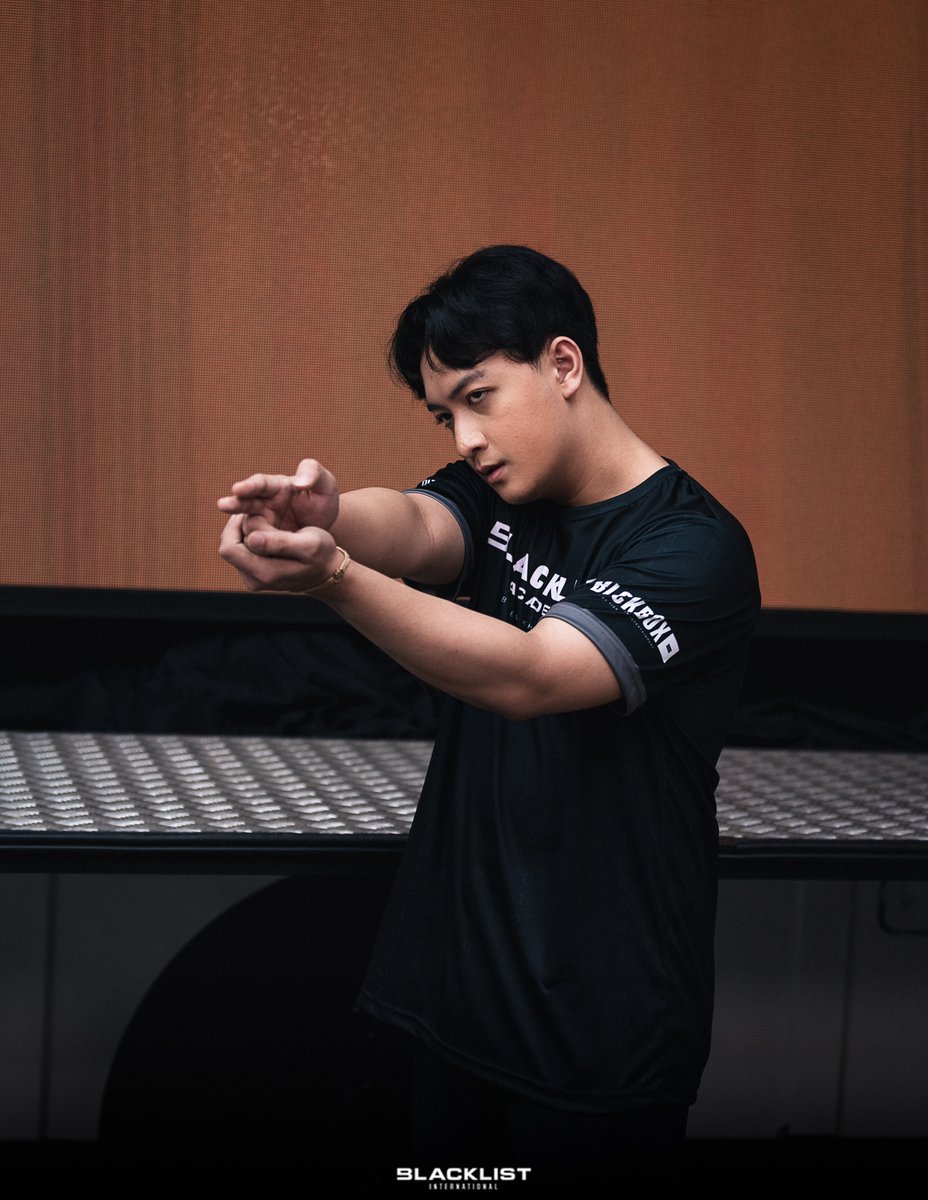 BLACKLISTINTL's tweet photo. Sniper ready 🎯

We've always valued the importance of experience and Oheb brings that veteran presence into our #BlacklistAcademy squad. A championship-caliber leader is the exact recoding that will help them develop into better players.

@OhebOfficial | #MDLPH https://t.co/mr6mzZw3MS