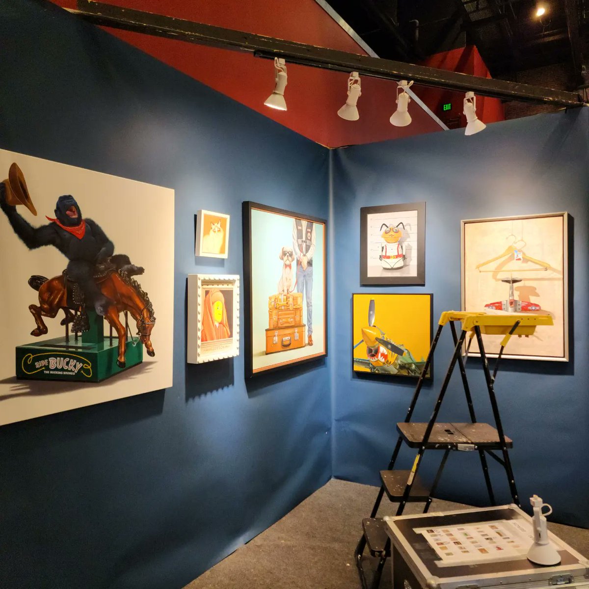 RehsGalleries's tweet photo. And here is a shot from the contemporary side @rehscgi #tonysouth #bethsistrunk #stefanobolcato #luciaheffernan #karitirrell #Jameshollinsworth #Richardhall #thecharlestonshow https://t.co/sFI3orMMGO
