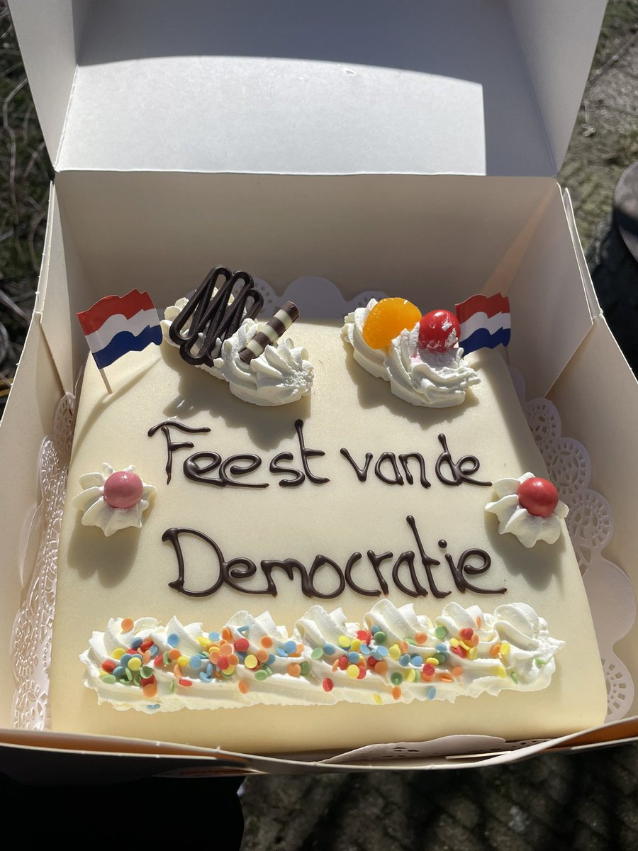 Zo zetten we de traditie van mijn vader voort: de democratie moet gevierd worden….