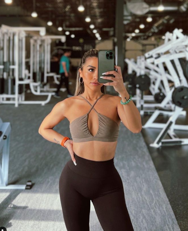 mememanxdxd's tweet photo. #reels 
#us 
#america 
#unitedstates 
#fitness 
#fitness 
#motivation 
#reelsforyou 
#gym https://t.co/TeSscilmCO