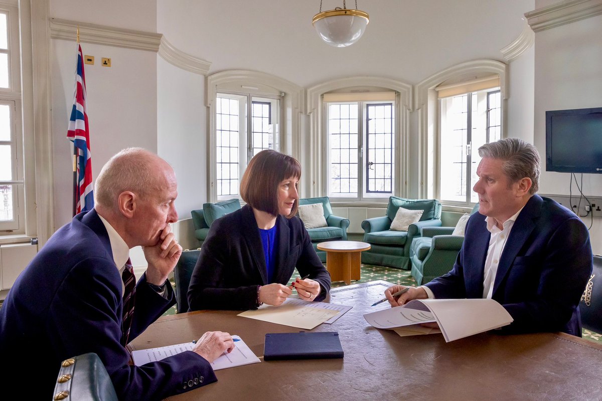 Keir_Starmer's tweet image. Today&apos;s budget is an opportunity to fulfil Britain&apos;s promise and potential. 

With Labour, everyone, not just a few, will be better off.