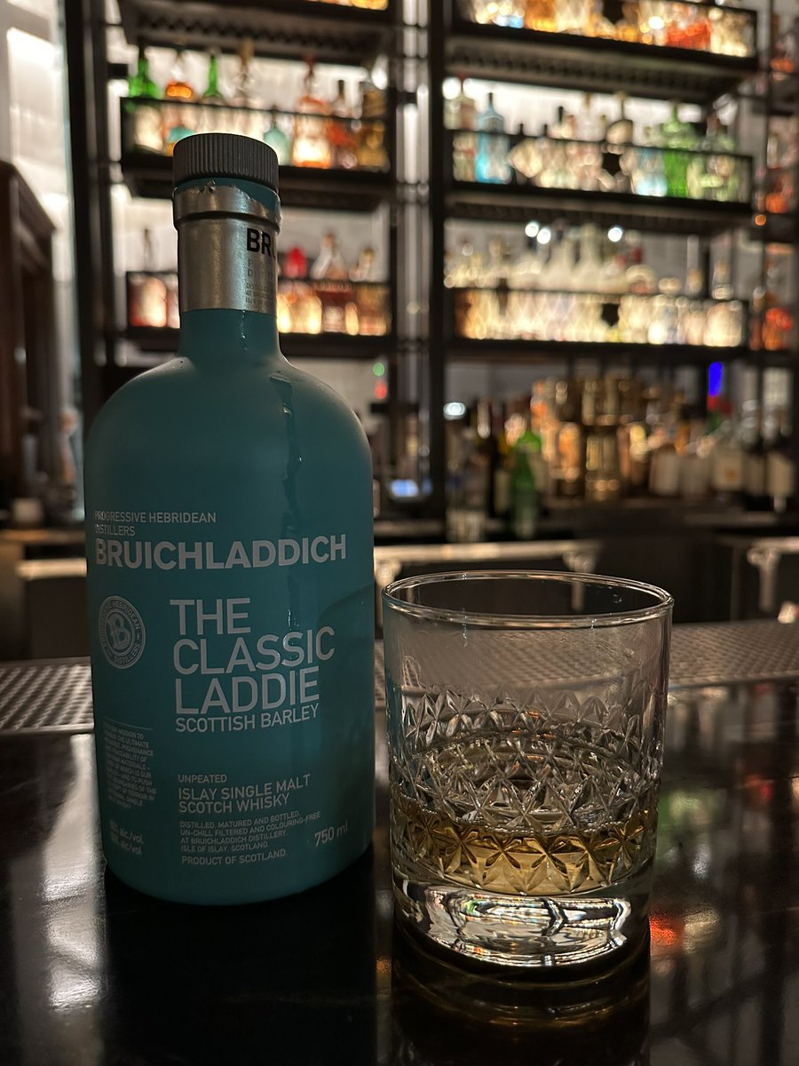 TheScotchWorld's tweet photo. Wonderful evening at the #KansasCityHotel. You cannot go wrong with @Bruichladdich. #scotch #whisky https://t.co/v8Mx5NJEvX
