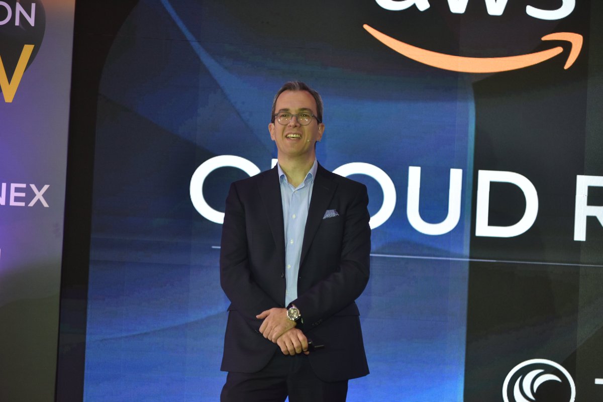 limoncloud's tweet photo. Kimler şirketinde Cloud teknolojilerini kullanıyor?
AWS Türkiye Genel Müdürü Sayın Burak Aydın açılış konuşmasıyla misafirlerimizi karşıladı. 😊
#cloudrevolutionNOW #cloud #limoncloud #aws #awsturkey https://t.co/mZgSWBYpGZ