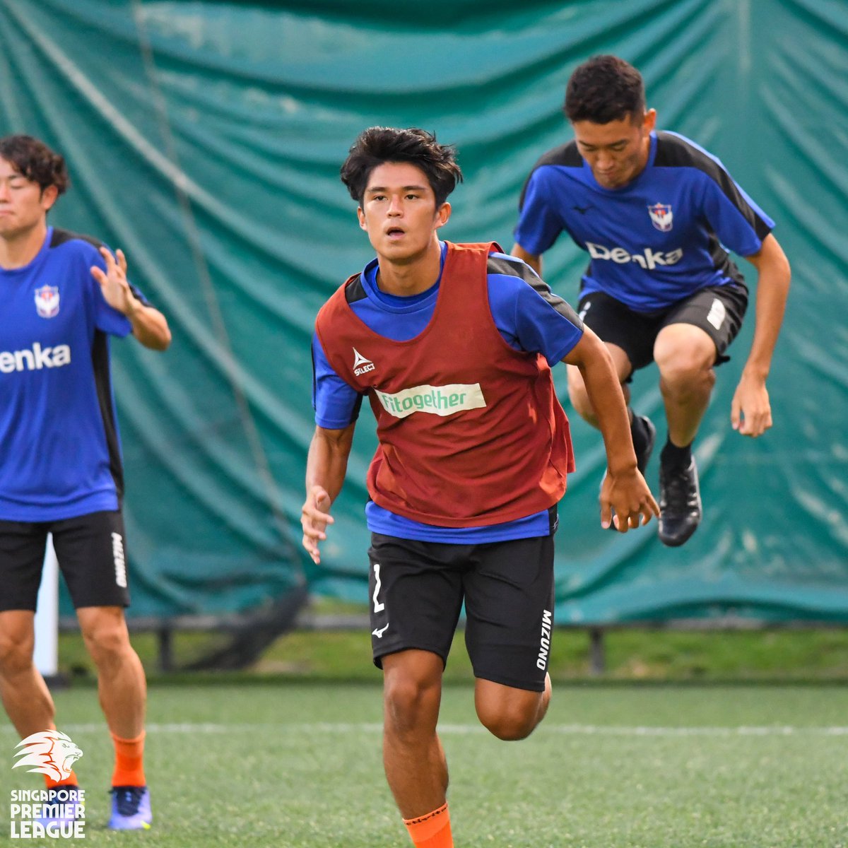 SGPremierLeague's tweet photo. It’s a rematch of the 2023 Community Shield as Albirex host Hougang this evening! Score predictions? #SPL #ALBHOU  

LIVE ➡️ YouTube (https://t.co/f8zO1IYnEG), meWATCH (https://t.co/fHQKsnZydU), Singtel Ch 111, StarHub Ch HS2 https://t.co/xNQFkjIAet