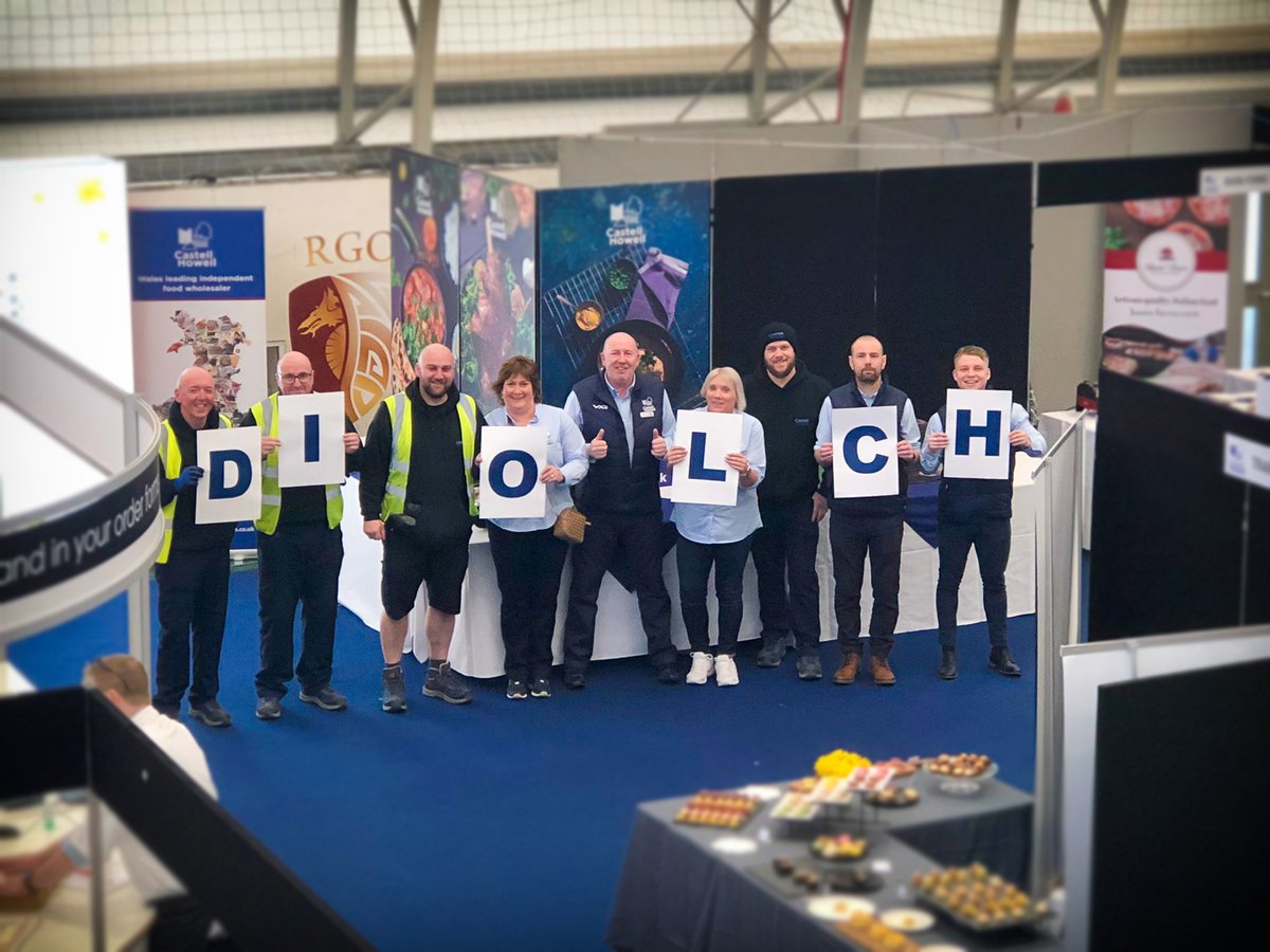 castellhowell's tweet photo. DIOLCH o waelod galon am y gefnogaeth aruthrol a gawsom yn ein sioe fwyd ym Mharc Eirias – roedd yn wych eich gweld chi i gyd ar ôl aros am 3 blynedd!

A huge THANK YOU for the immense support we received at our food show at @ParcEirias – it was so great to see you all 🙌 https://t.co/1qY1SoE5zz