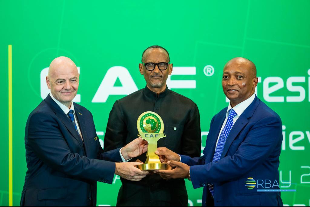 ASemigabo's tweet photo. @bbcgahuza Abarenze umwe baribaza impamvu ariko ABARENZE BILLIONS NYINSHIII TUZI Neza Impamvu akwiye ibihembo bikomeye bitari niki gusa #WEForHEPaulKAGAME He's Able Leader ever may he live long #VisitRWANDA #RwandaIsOpen #RwandaIsClean #RwandaIsSecure. https://t.co/7Auf9yhqXY