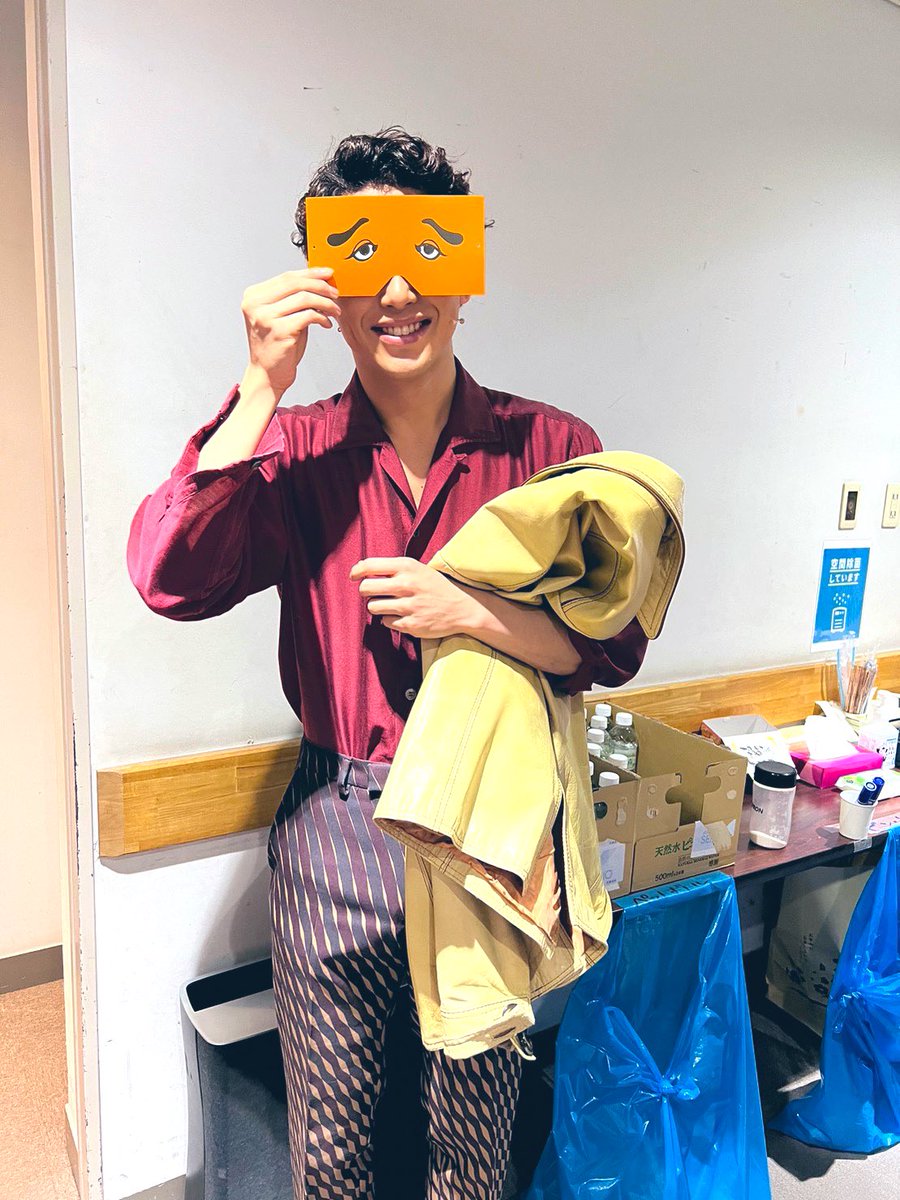 utsumi_akiyoshi's tweet photo. #ドリームガールズ
博多公演無事に千秋楽を終えました。
ご来場下さった皆様、ありがとうございました☺️

連日満員御礼で、毎公演皆様からパワー頂いて舞台に望めました！！！
また博多に舞台で戻ってこれるよう頑張ります💪

次は旅のゴール地点、御園座です。
宜しくお願いします。 https://t.co/yRq5IWH4HK