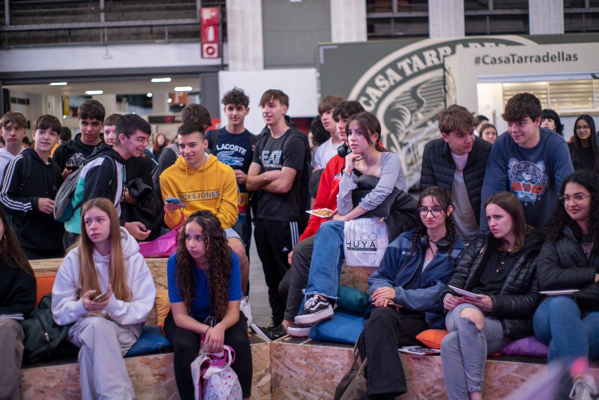 🟡 Troba’ns a l’Espai d’@adolescents_cat  

🩸 Quant saps sobre el cicle #menstrual? Et convidem a participar en el nostre quiz al <a href="/saloensenyament/">Saló Ensenyament</a> i posar a prova els teus coneixements!  

▶️ Avui i demà amb la #youtuber <a href="/mariabshaimi_/">Maria Bouabdellah Shaimi</a> de <a href="/canalmalaia/">Malaia</a> 

#LesMevesRegles