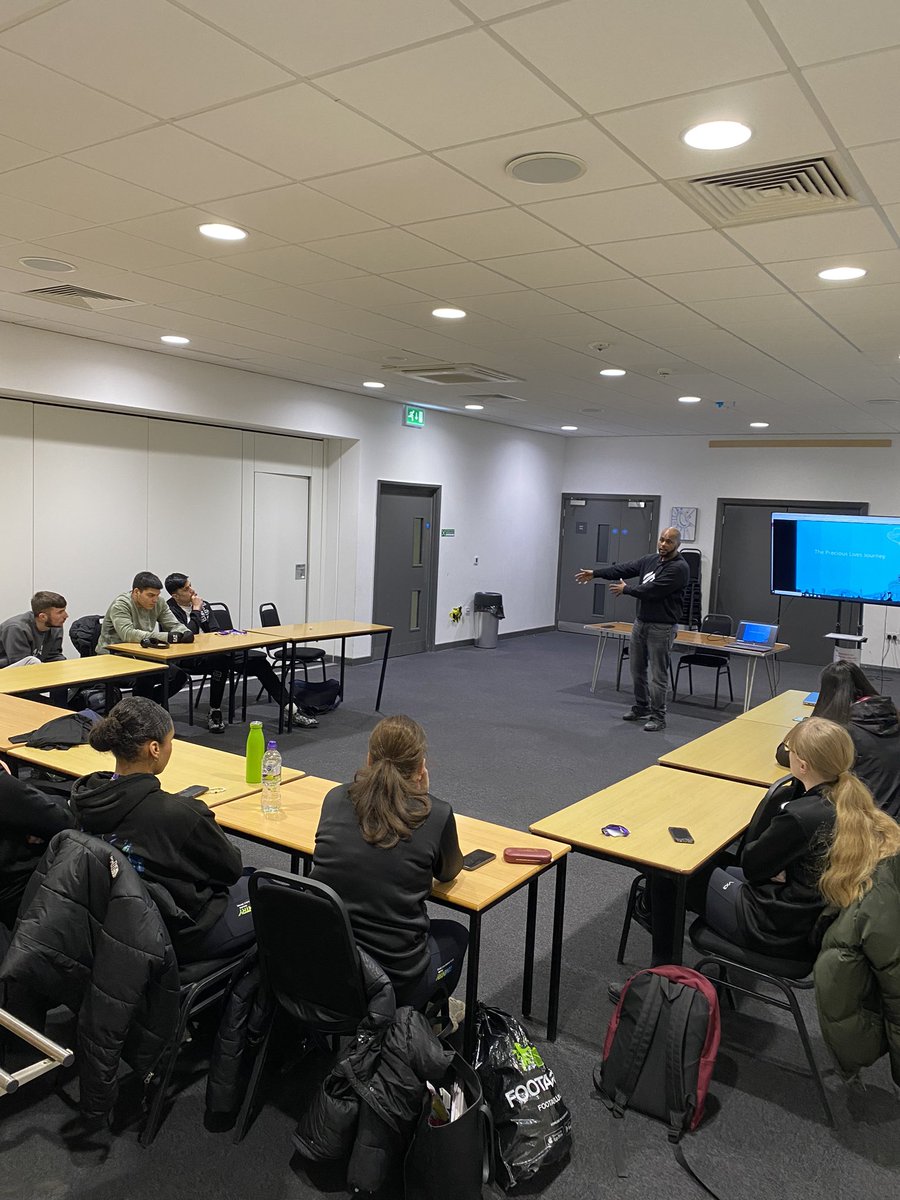 Precious Lives #GaryWilliams. Another amazing workshop. Over 115 Sports &amp; Public Service learners have now attended this session, an extremely important message <a href="/KellySarahDavis/">Kelly Sarah Ward</a> <a href="/GemKnott/">Gemma Knott MBA</a> <a href="/NatalieQueiroz1/">Natalie Queiroz MBE</a> <a href="/CovCollegeRugby/">Leicester Tigers ACE Programme at Cov College</a>