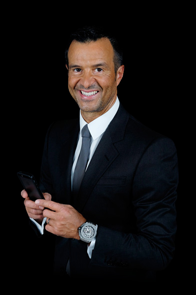 João Neves é agenciado por Jorge Mendes, informa <a href="/MatteMoretto/">Matteo Moretto</a> 

Gonçalo Ramos e António Silva também já pertenciam à carteira do agente português.