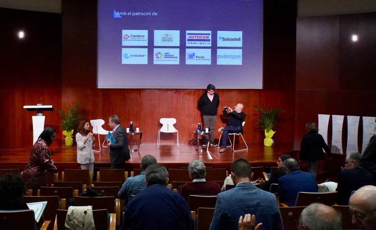 portsgencat's tweet photo. ⚓️ La directora adjunta de #portsgencat, Esther Roca, assisteix a la primera jornada del 5è #SimposiGarraf a #VilanovailaGeltrú. L'objectiu d'aquest esdeveniment és refermar la línia estratègica de creixement i de futur de la comarca.
#Portsgencat #NodeGarraf https://t.co/SgoPCHj0G8