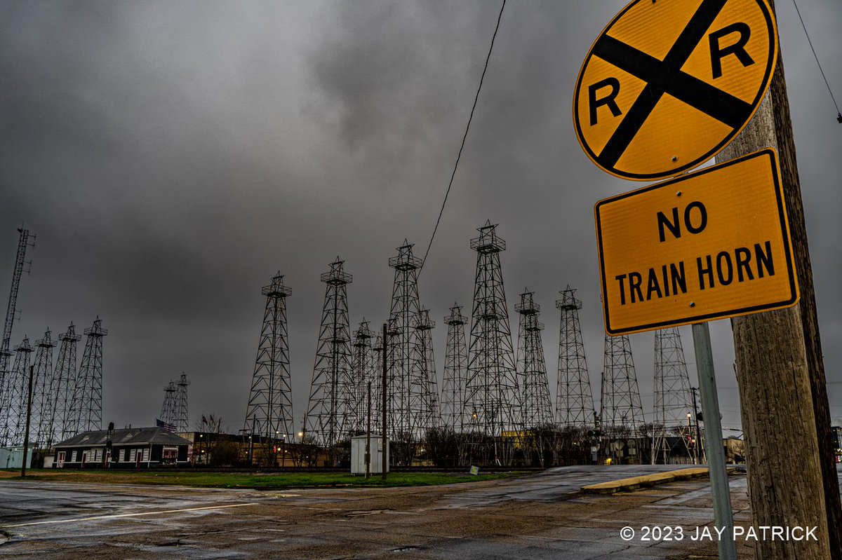 Kilgore, Texas - March 12, 2023
jaypatrickphoto.com
#traintracks #quietzone #kilgoretx #easttexas #texas #jaypatrickphoto #sonyalpha