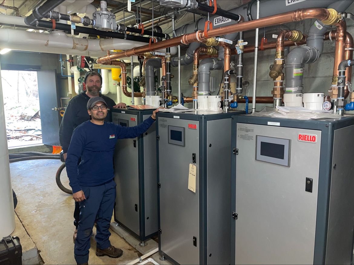 tweet_on_heat's tweet photo. Great job by Mike and Riz starting up these three Riello Array-SE 500’s. Heck of a job by Derek and DR III on the install. Almost time for the temporary mobile boiler to be on its way back home. Great job, guys! https://t.co/WVYH7ucHSo