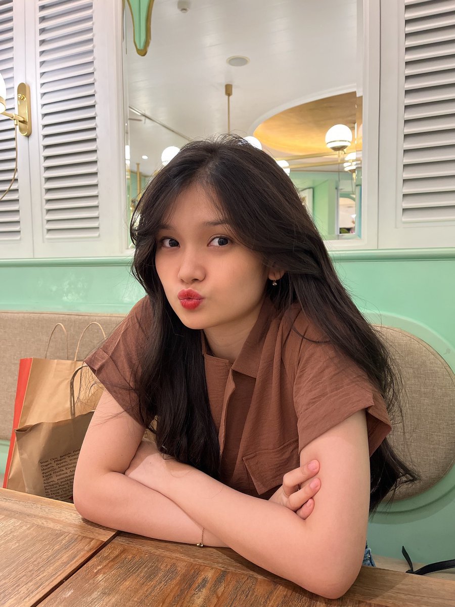 C_IndahJKT48's tweet photo. 🤎 https://t.co/AsE7jubqlX