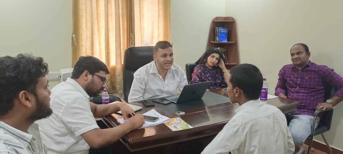 IYCTelangana's tweet photo. Conducted Telangana Youth Congress Social Media Interviews at Hyderabad by National Head  Social Media  @ManuJain_MJ ji Incharge @DwivediSurbhi ji @reshma_alamD Ji State Head Prasanth Jayala Ji ..
@srinivasiyc @Allavaru https://t.co/9ed3LovQHO