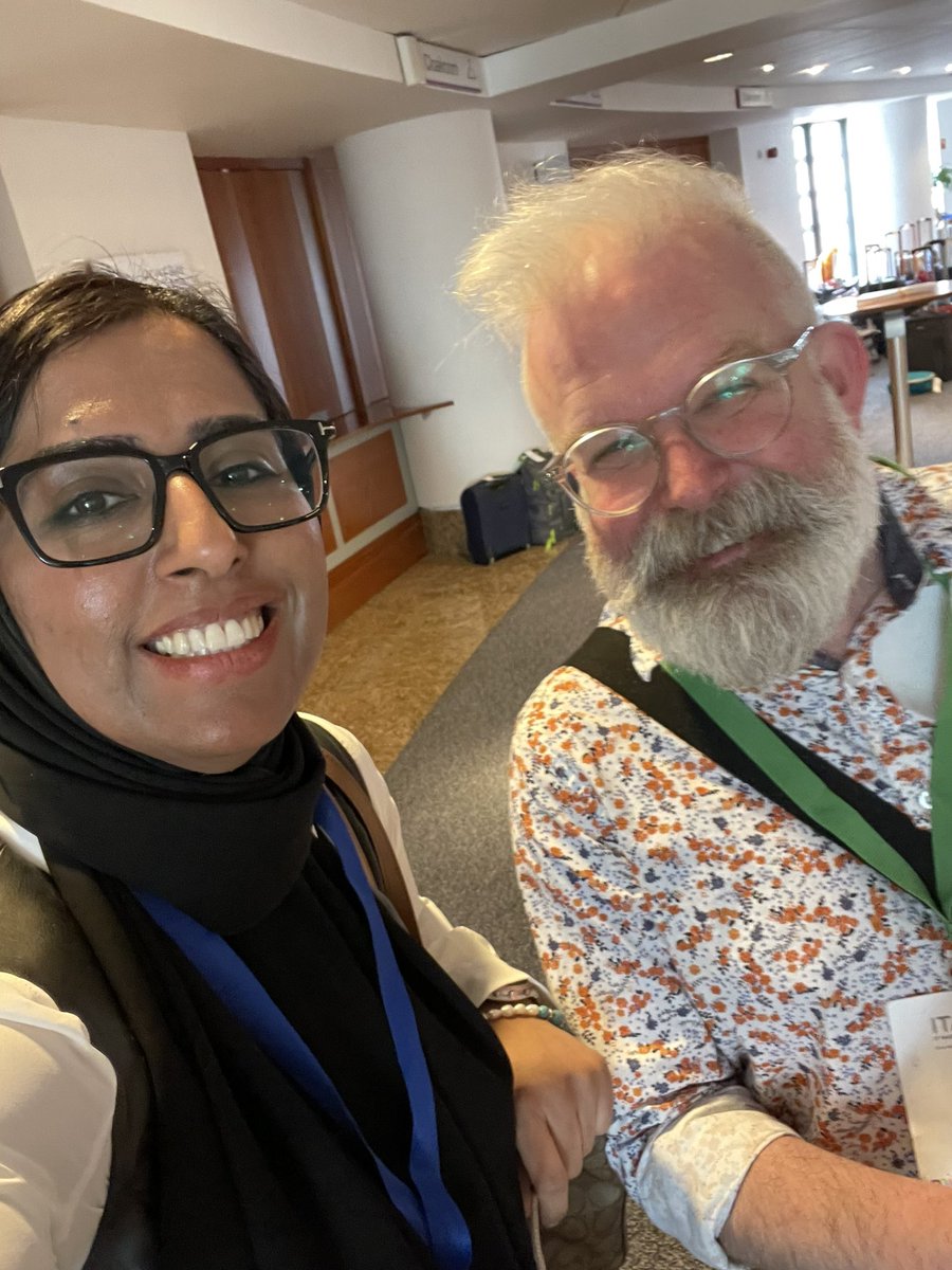 GhafariaKhan's tweet photo. Day 2 #ITAKOM23
The day started with beautiful sunshine despite-2C, attended many talks such as the amazing work by @reeshazahir, @grrand_team , @avkirbyPhD and many posters presentations including the wonderful black themed poster by @BigBadBee! https://t.co/dAlHTzutDP