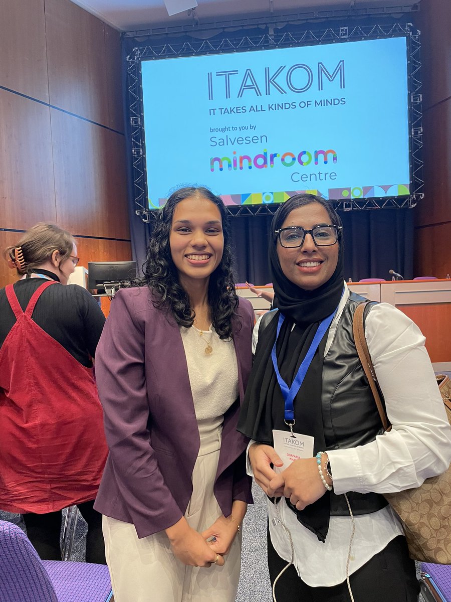 GhafariaKhan's tweet photo. Day 2 #ITAKOM23
The day started with beautiful sunshine despite-2C, attended many talks such as the amazing work by @reeshazahir, @grrand_team , @avkirbyPhD and many posters presentations including the wonderful black themed poster by @BigBadBee! https://t.co/dAlHTzutDP