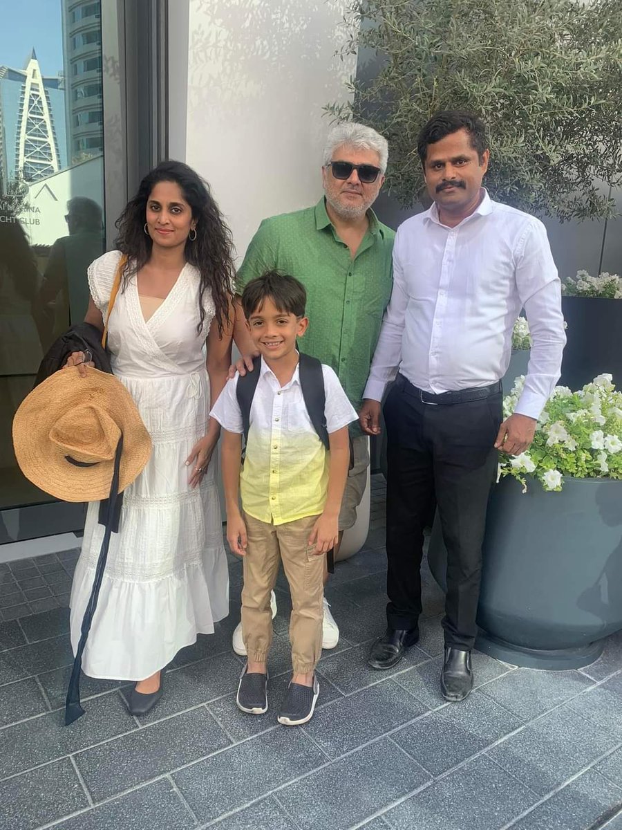 igtamil's tweet photo. Ajith Kumar recent click with his Family 😍💥
#AjithKumar #ShaliniAjith #AK #AadvikKumar #AK62 https://t.co/HgogWUXQ2K