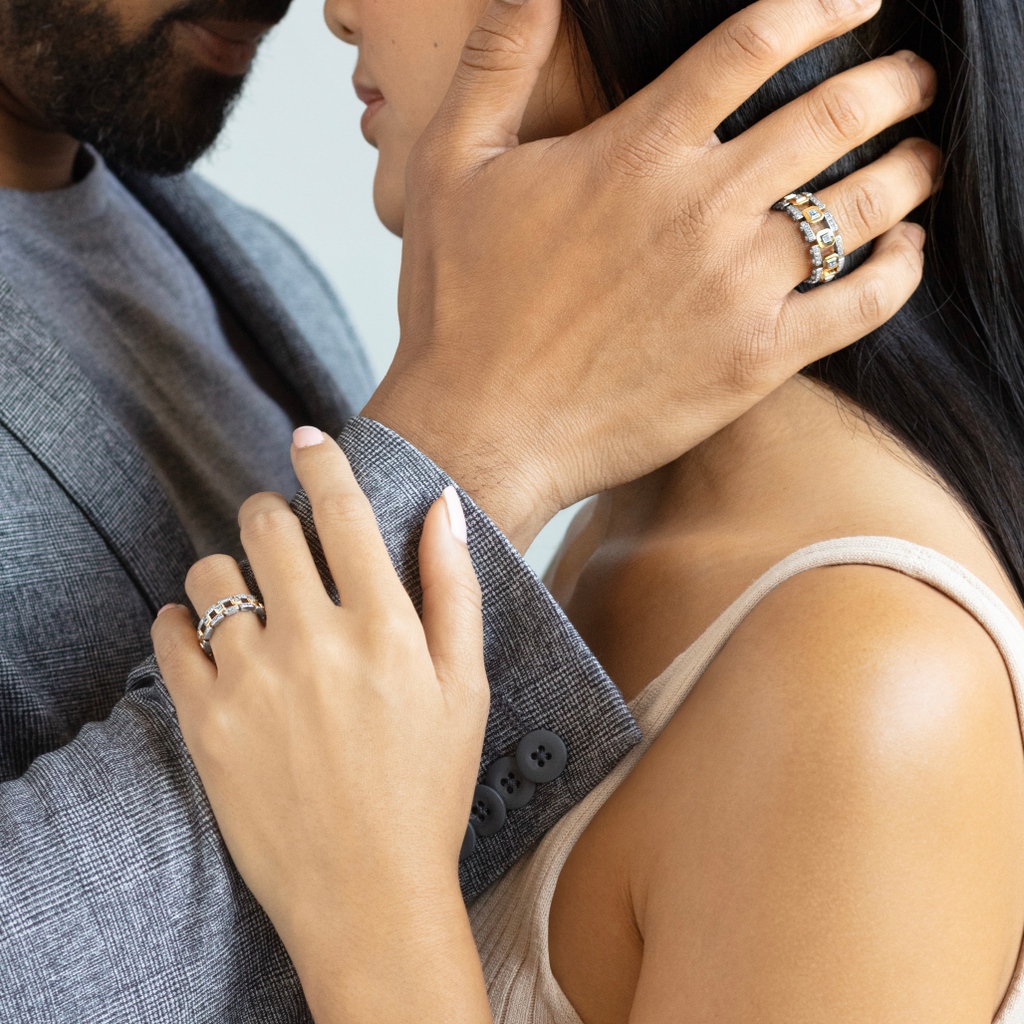 Two souls, one design - The LA PAZ Wedding Band Set is the ultimate reflection of your everlasting bond. Each ring boasts its own unique identity yet remains faithful to the Rockford aesthetic. 

Would you wear a matching wedding band set with your partner?

#uniquerings