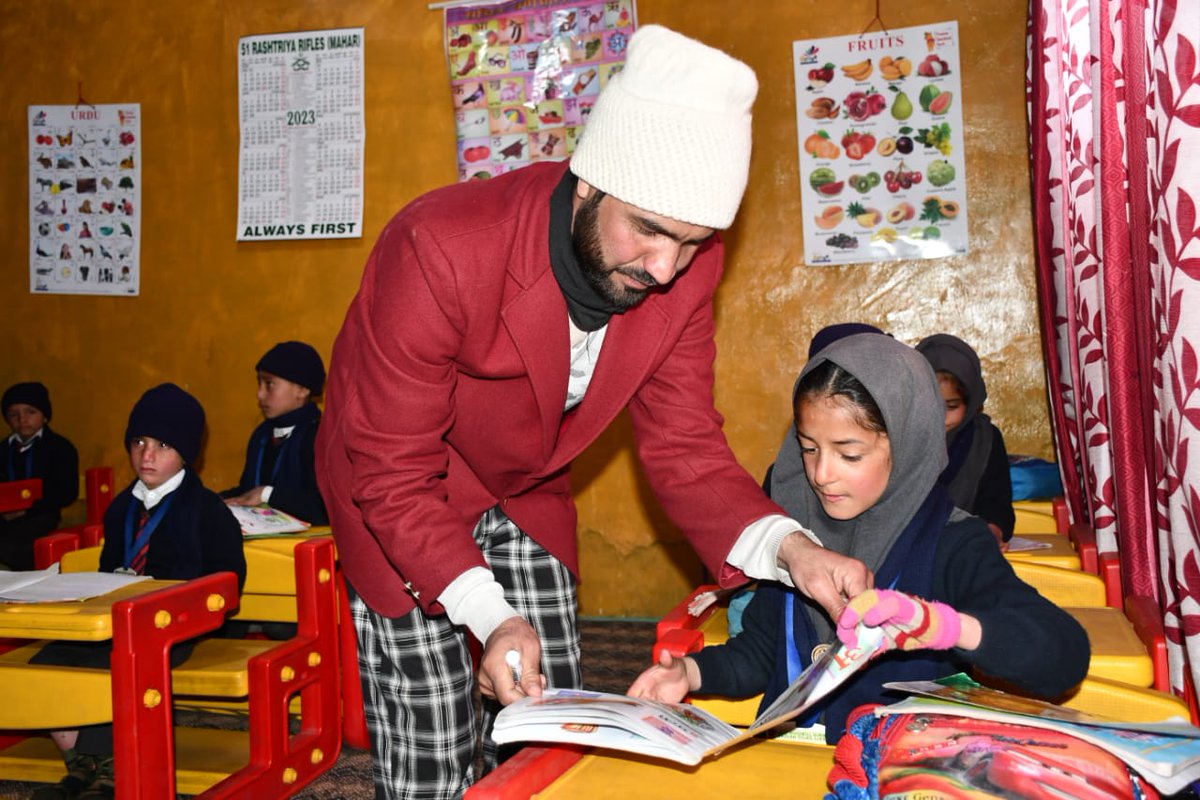 RAVINDRA_G22's tweet photo. Children of Kashmir Valley in joy to rejoin ArmyGoodwillSchool for a new academic session to seek new lessons for a brighter future #GetReadyforAGS https://t.co/A3PnYRmVJG