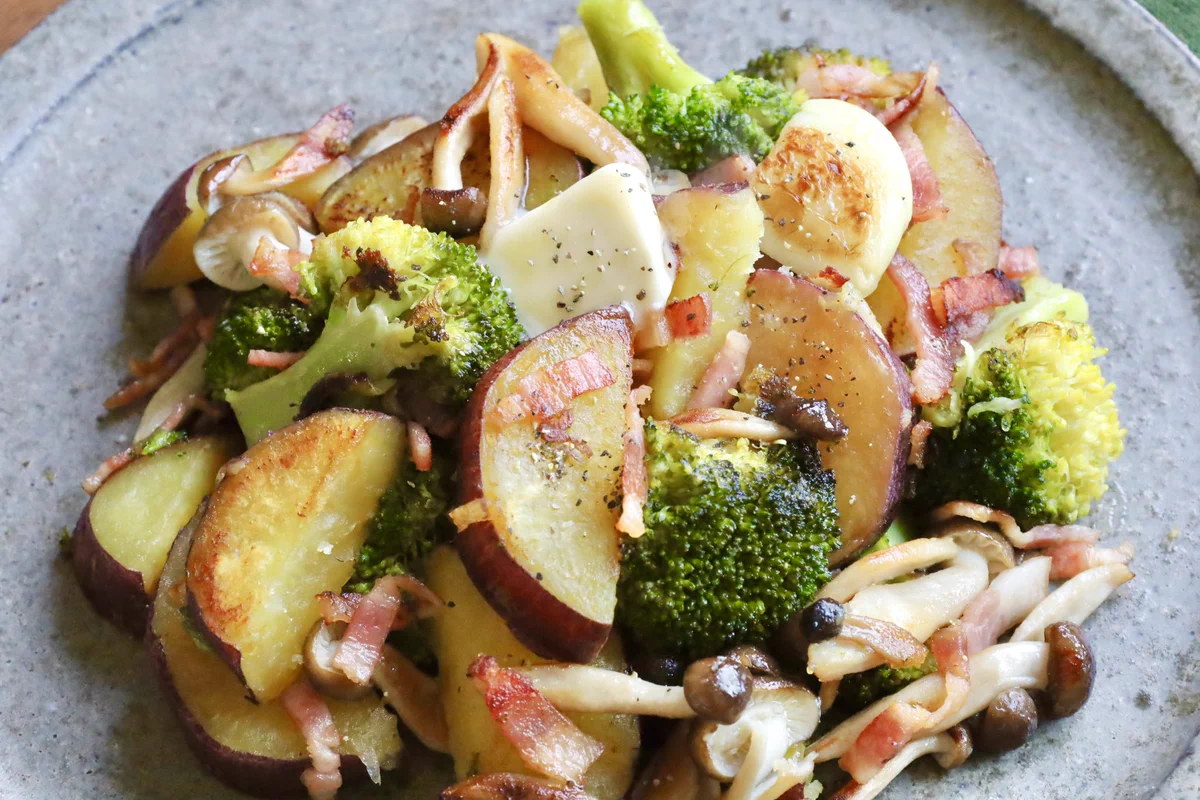知ってた？『温野菜』はフライパンでも作れる♪一度試してほしい『ブロッコリーとおいものエチュベ』
