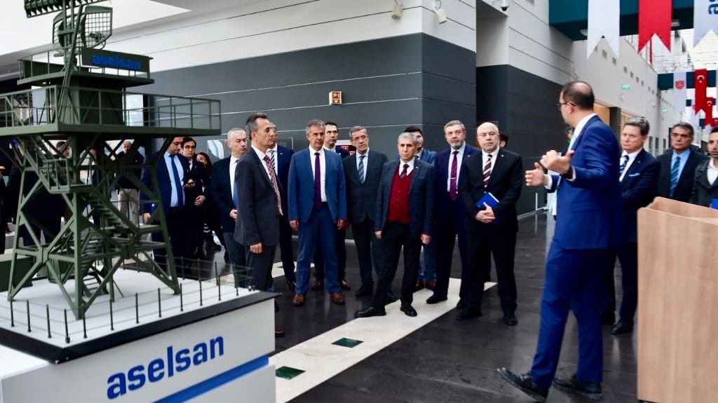 halukgorgun's tweet photo. Omuz omuza ve her zaman birlikteyiz 🇹🇷
TOBB Savunma Sanayi Meclis Toplantısını, @aselsan Gölbaşı yerleşkemizde gerçekleştirdik. Sektörün çok kıymetli liderleriyle birlikte tedarik zincirlerimizden, afet bölgesinde hep birlikte yapacaklarımıza kadar çok sayıda konuyu ele aldık. https://t.co/eBJNXHwsJF