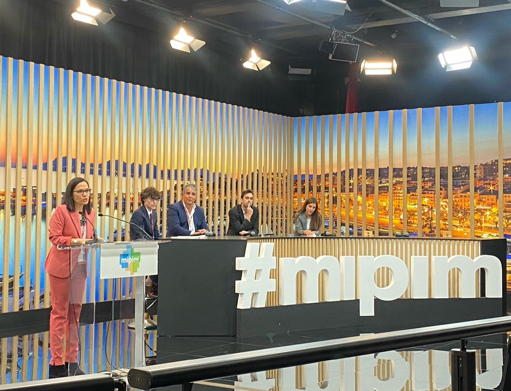 rocioguemes's tweet photo. Aprendiendo sobre la situación y expectativas de #RealEstate en #España en la #SpanishConference de @MIPIMWorld. Patrocinan @Gesvalt y @Roca_Junyent y nos descubre #OportunidadesInversión @sandradaza_ds @Madrid_MIA @_CEIM_ @WIRES_Spain https://t.co/OHHSTS2ITz