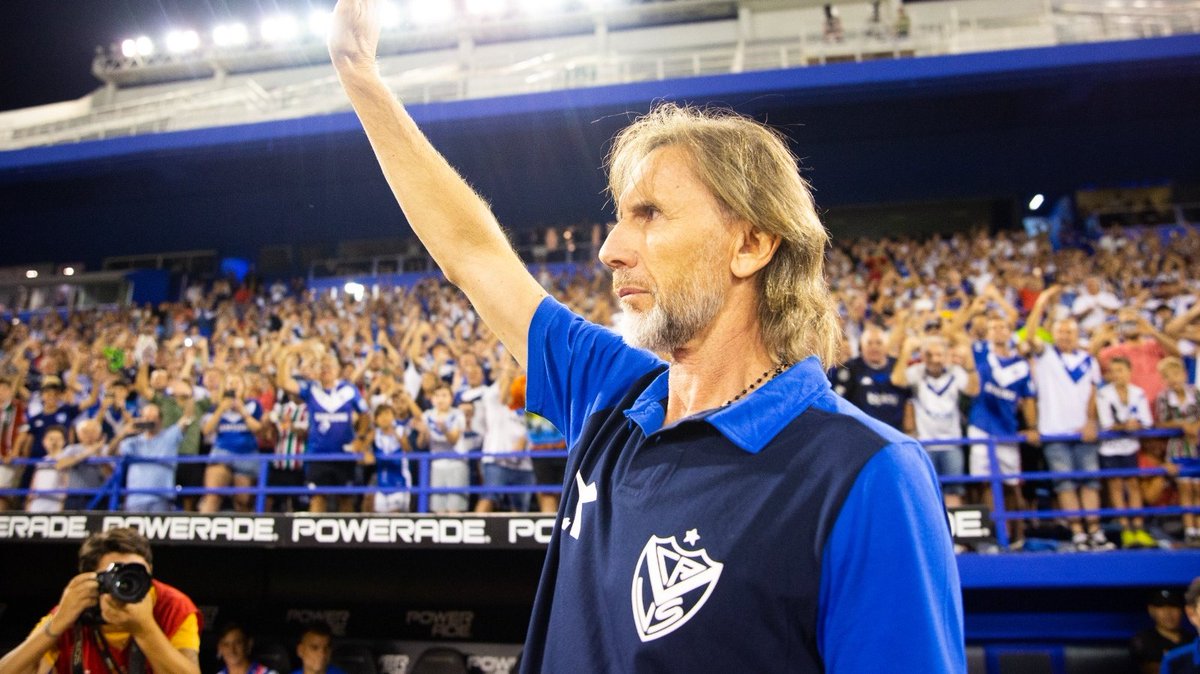 sabadovelezok's tweet photo. 💬 "Me emocioné con el recibimiento de la gente, fue fuerte. #Velez trajo una multitud. Volver me hace recordar, situarme en un lugar donde la pasamos bien. Muchas gracias a todos los hinchas que nos apoyaron durante todo el partido"

🎙 Ricardo Gareca en @TyCSports. https://t.co/r4gOgd3m0n