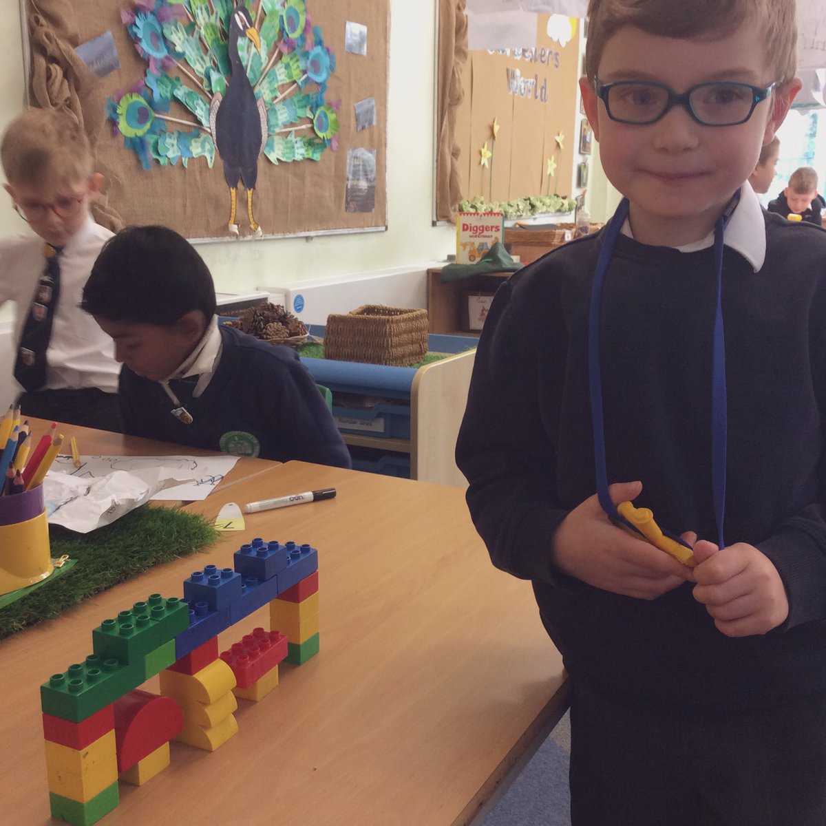 asaleavers28's tweet photo. We love getting to create construction pieces. 🛠This mornings masterpieces are: 2 gardens and a church. ☺️💚 https://t.co/zOSAcMkTMN