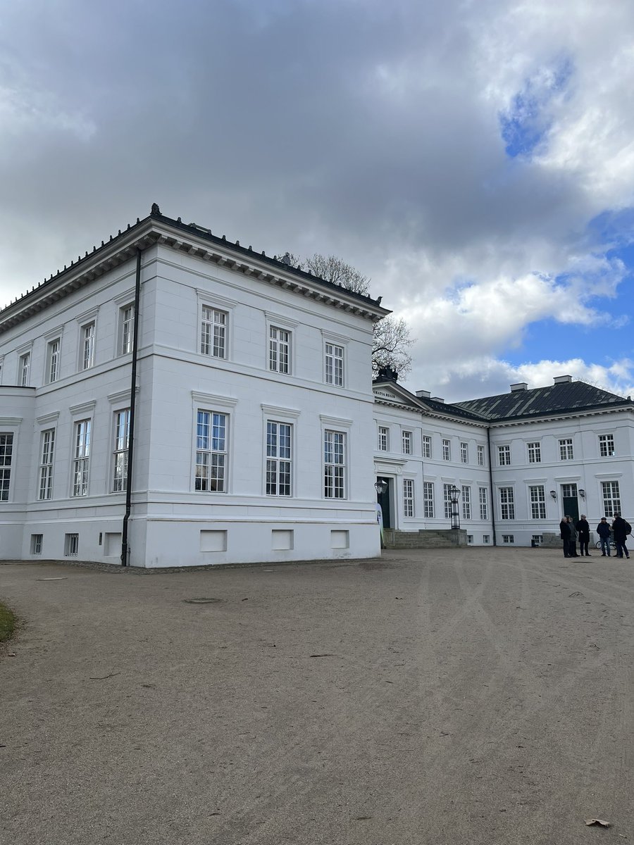 Heute geht es in Schloss  Neuhardenberg um #Krisenkommunikation Wir freuen uns auf den Austausch mit Vertreter:innen der Kommunen. #crisis #workthatmatters