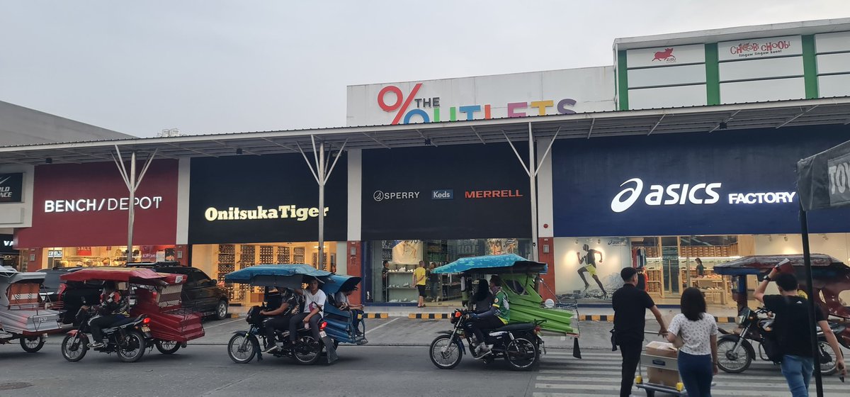 Jakejims's tweet photo. #AlterCebu #alterlapulapu
Nakapalit naba ug sapatos ang tanan? https://t.co/LuC89wleP2