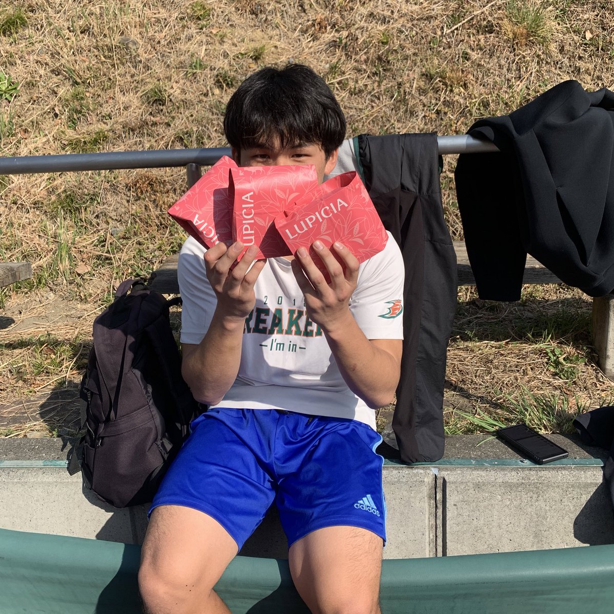 haruka_breakers's tweet photo. 練習後にりょうじさんとしょうきから
ホワイトデー頂きました！！
ありがとうございます🥹🫶🏻

りょうじさんは去年も頂きました🥹
優しい先輩です！！

 #春から大東   #春からdbu 
  #男子ラクロス #男子ラクロス部   
#ホワイトデー https://t.co/Fnnx3Gj3dl