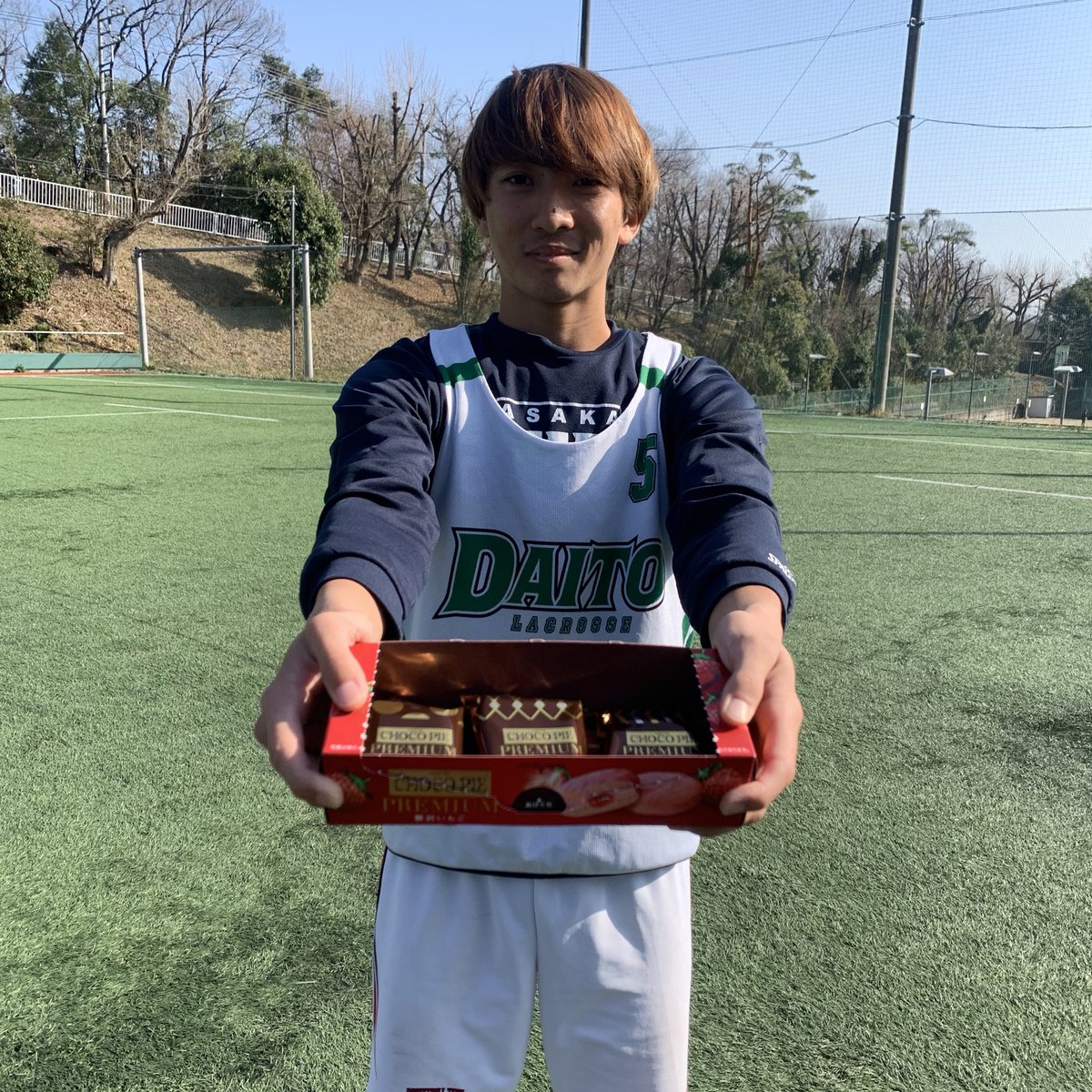 haruka_breakers's tweet photo. 練習後にりょうじさんとしょうきから
ホワイトデー頂きました！！
ありがとうございます🥹🫶🏻

りょうじさんは去年も頂きました🥹
優しい先輩です！！

 #春から大東   #春からdbu 
  #男子ラクロス #男子ラクロス部   
#ホワイトデー https://t.co/Fnnx3Gj3dl