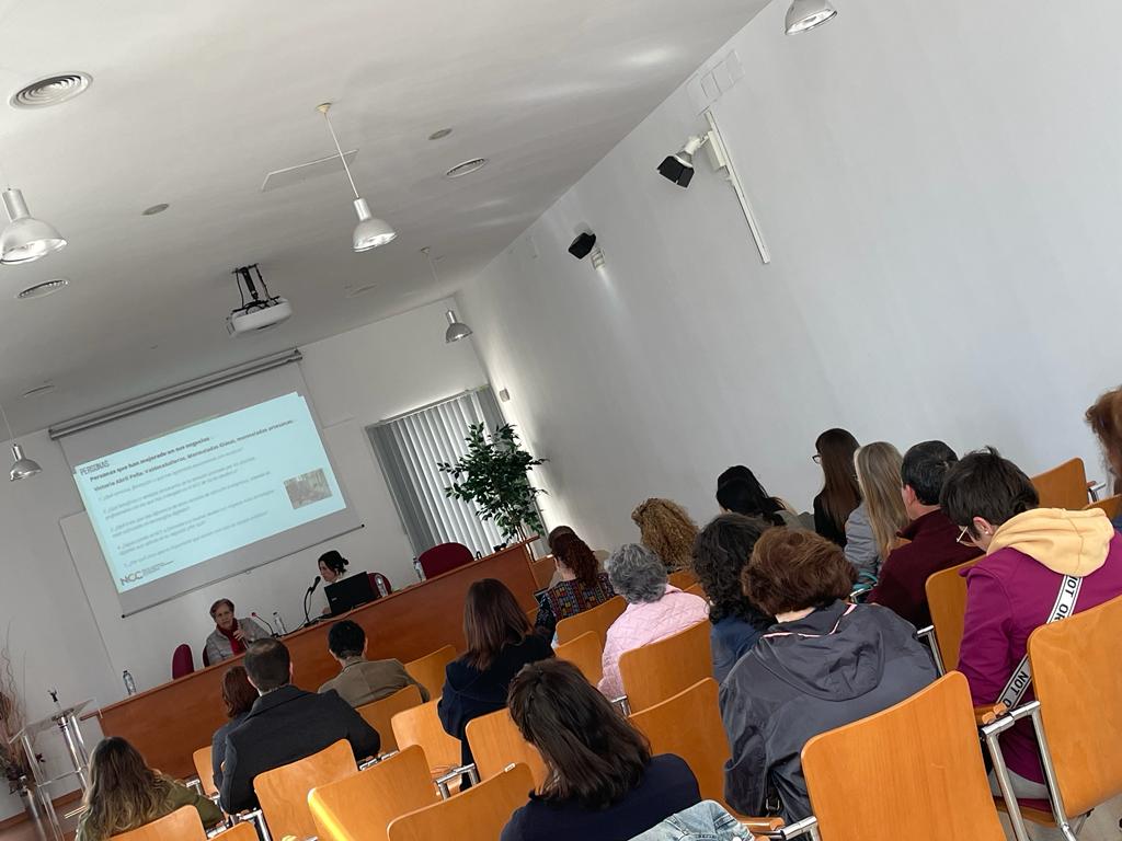 up_aupex's tweet image. 🎯2º día🌱"Semana del #emprendimiento digital en el #rural" 

👩🏻Hoy conocemos casos de éxito de #mujeres que han impulsado sus #negocios en el sector primario gracias a las #CompetenciasDigitales 

🤖Continúan las exposiciones de la Red Circular FAB y FabLabXtrene

🙋🏻‍♀️Te esperamos