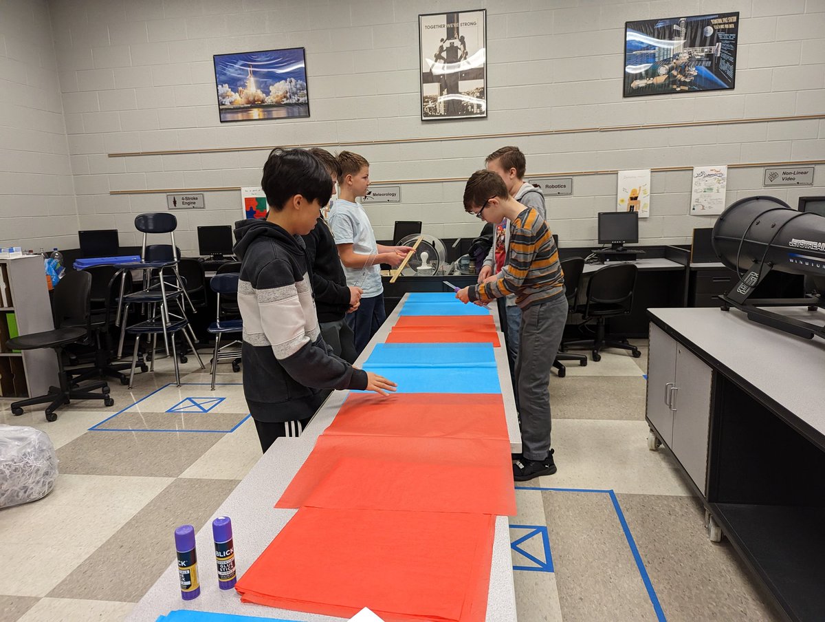 FranseeTech's tweet photo. Hot Air Balloons under construction in 6th grade Tech Ed! #CMSTechEd #CMSBalloons https://t.co/p7dhPck6YN