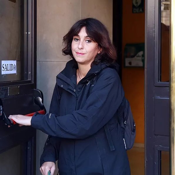 CapitanBitcoin's tweet photo. Juana Rivas: Tu padre te pega, te tira por las escaleras. Si no dices eso no te dejo ir nunca más a verle
Hijo: Mami me lavó el cerebro diciéndome mentiras de papá, que papá me pegaba.

Sánchez la indultó por ser mujer. La Justicia italiana ha puesto al niño al cuidado del padre https://t.co/CLHssKPQhP