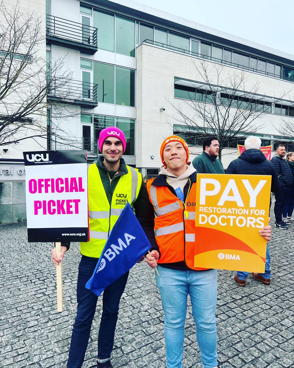 💪 Joining teachers, junior doctors, university workers and civil servants across the country on strike today on Budget Day. Great turnout at joint @ucu @pcs_union @TheBMA rally in Liverpool. @lipaucu