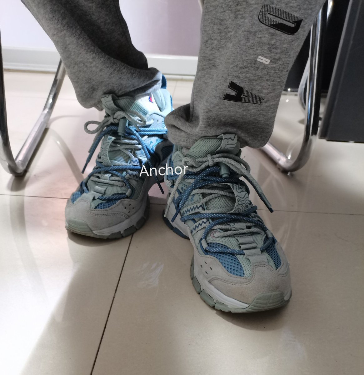 SNEAKER (@annchho) on Twitter photo 