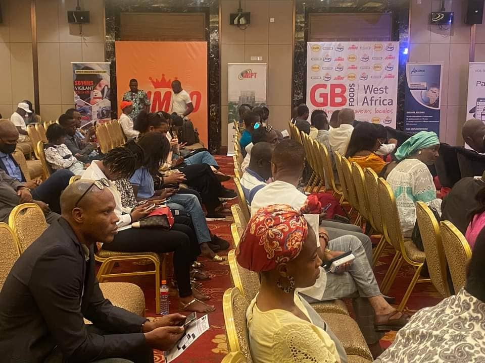 DaoudaAdam4's tweet photo. Ce 14 Mars 2023 à l'hotel Kaloum de Conakry, j'ai eu l'honneur de marquer la solidarité du mouvement consommateur Africain aux citoyens consommateurs de la Guinée. Bravo à mon cher frère  Ousman Keita et on équipe pour leur dynamisme. https://t.co/wxcSHN6IPg