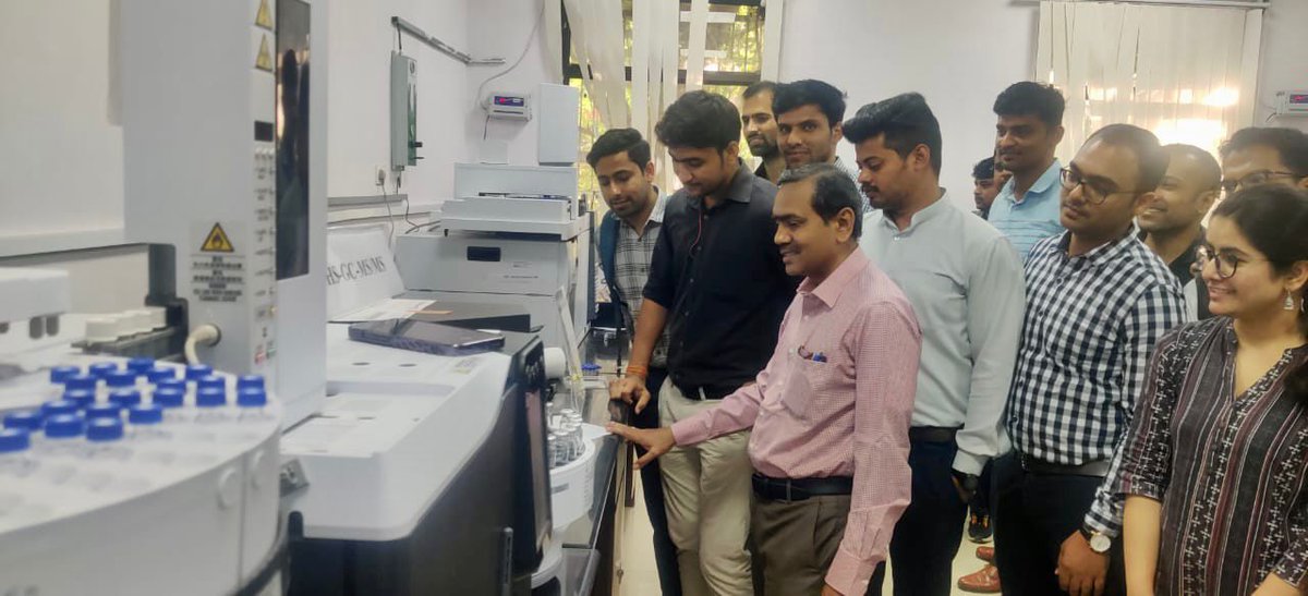 nacincbic's tweet photo. Inspectors of CGLE, 2019 undergoing mandatory training at ZTI NACIN Delhi visited CRCL. 

CRCL, New Delhi has the distinction of being recognised as a Regional Customs Laboratory of @WCO_OMD, thus being one of just 10 such laboratories across the world. https://t.co/jqNJK1H932