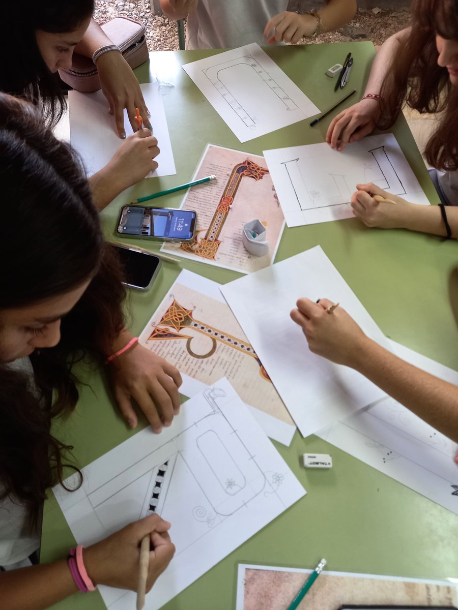 Los alumnos del <a href="/colegioparquee1/">Colegio Parque de España</a> están entusiasmados con la idea de ponerse en la piel de un monje copista medieval en el "scriptorium" del monasterio de Suso de #SanMillándelaCogolla.

#PatrimonioMundial